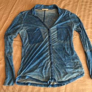 Alternative casual blue button front shirt - L